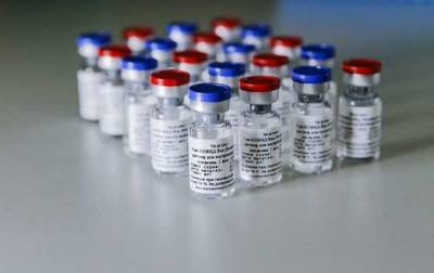 В ЄС розглядають можливість закупівлі російської COVID-19-вакцини “Супутник V”, – Reuters