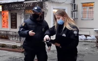 "Опоили и обокрали": киевлянин остался без денег и телефона после "знакомства" с двумя женщинами