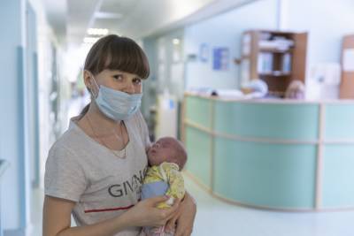 Новосибирские медики спасли новорожденного младенца с тяжелым пороком сердца