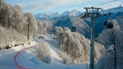 Обилие снега продлило горнолыжный сезон в Сочи