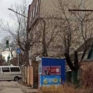 В Коммунарском районе Запорожья демонтировали два киоска