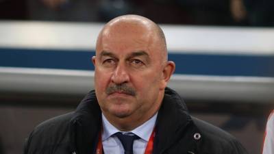 Главный тренер сборной России прокомментировал отсутствие Смолова в составе команды