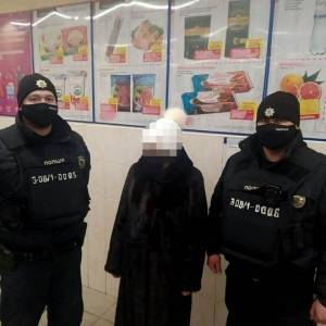 В Бердянске женщина устроила погром в супермаркете