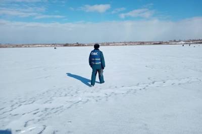Инспектор МЧС в Смоленске рассказал, как узнать прочность льда