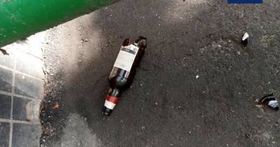 В Одессе пьяный водитель врезался в авто, разбил бутылкой окно и угрожал прохожим ножом: фото