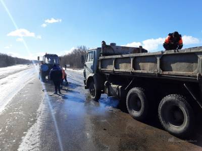 Ямочный ремонт дорог в Липецкой области идет в 15 районах
