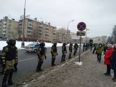 Участнику акции протеста в Москве, распылившему газ в лицо силовику, продлили арест