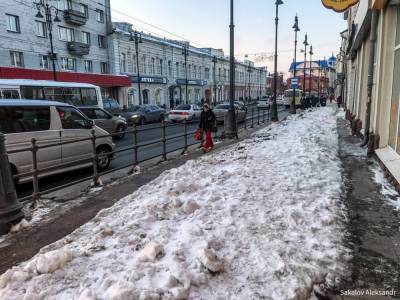 И.о. мэра Михаил Ратнер о куче снега на тротуаре в центре Томска: Это вопиющий случай