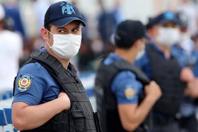 Полиция взяла штурмом номер в отеле Турции из-за нарушившего правила туриста
