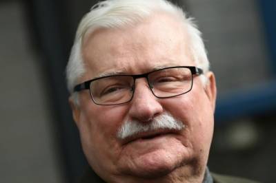 Экс-президент Польши Валенсе перенес операцию на сердце