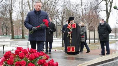Мединский и Беглов открыли мемориал памяти жертв Кронштадтского восстания