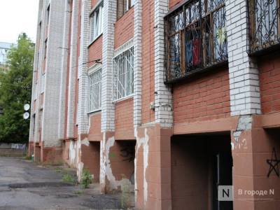 Глеб Никитин обещал решить проблему расселения дома с трещинами на улице Ломоносова