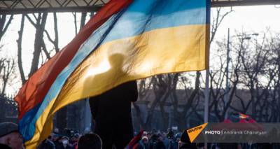 Власти Армении не оставляют оппозиции иного выбора, как идти на незаконные шаги - эксперт