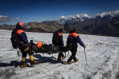 Трое сноубордистов спровоцировали сход лавины в Кабардино-Балкарии