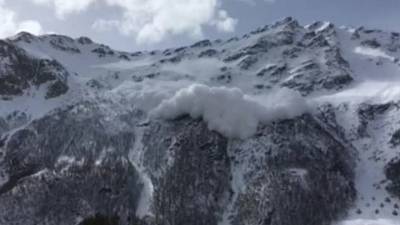 Сноубордист спровоцировал сход лавины на Кавказе