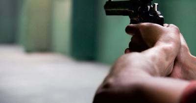 В Тернополе "фейковый" полицейский угрожал расстрелять 17-летнюю девушку