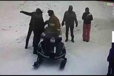 Неизвестный на снегоходе сбил девочку в Свияжске под Казанью