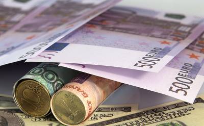Курс евро к рублю достиг минимума с августа 2020 года