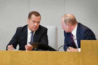 Путин назначил Медведева замглавы Совета по науке и образованию