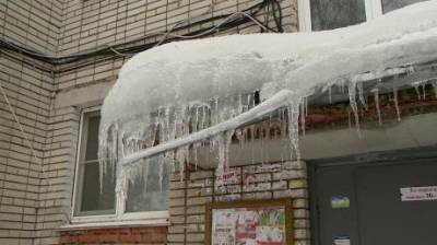 Над жильцами дома на Краснова нависла ледяная угроза - penzainform.ru