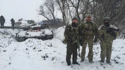Киев перебрасывает военную технику в населенные пункты в Донбассе