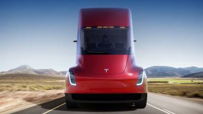 Tesla показала на видео финальную версию электрического грузовика Semi