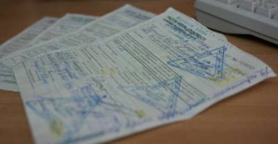Украинцев предупредили о задержках выплат больничных и декретных