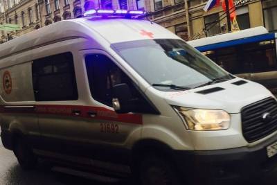 СМИ: на бригаду скорой помощи напали с ножом на Омской улице