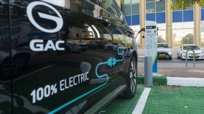 Впервые в Израиле: в центре страны установят 700 станций зарядки для электромобилей