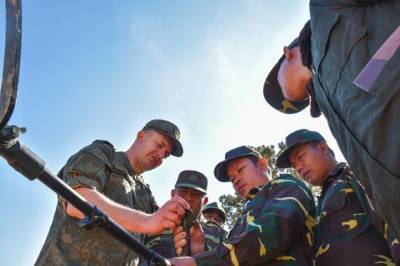 Российские специалисты подготовили 30 саперов для армии Лаоса