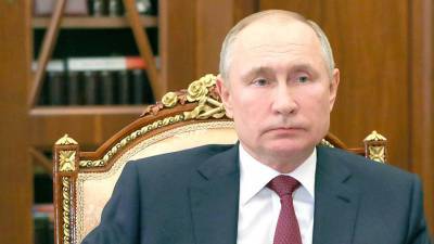 Путин наградил главу компании-производителя лекарства от коронавируса