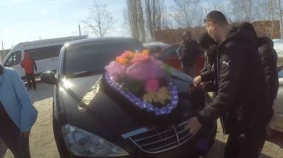 В Башкирии службе такси устроили пышные «похороны»