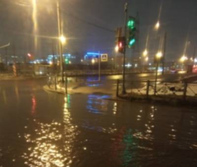Ситцевую улицу в Приморском районе затопило