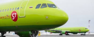Самолет S7 вернулся в аэропорт Новосибирска из-за неполадок в двигателе