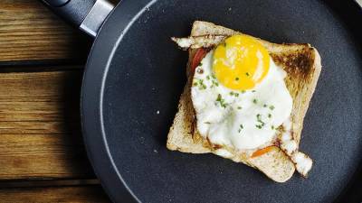Врачи развеяли популярные мифы о завтраках