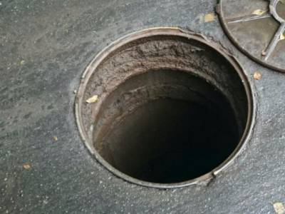 В Челябинской области в канализационном люке обнаружили труп мужчины