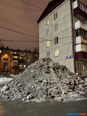 Южно-Сахалинск месяц пытается справиться с последствиями единственной метели