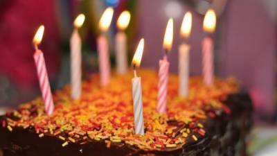 Долгожителям Ленобласти ко дню рождения предоставят выплаты от 15 до 25 тысяч рублей