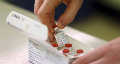 Латвия временно перестанет использовать вакцину AstraZeneca