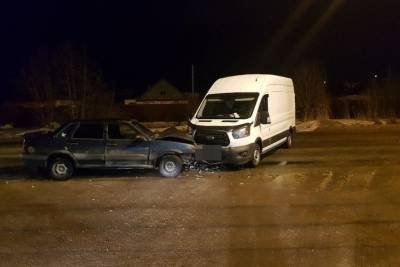 Водитель отечественный легковушки не пристегнулся ремнём безопасности и пострадал в аварии в Твери