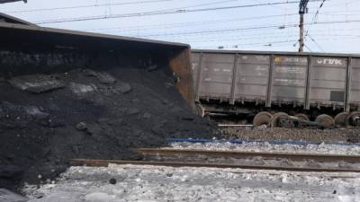 Вагоны с углем сошли с рельсов на перегоне в Челябинской области