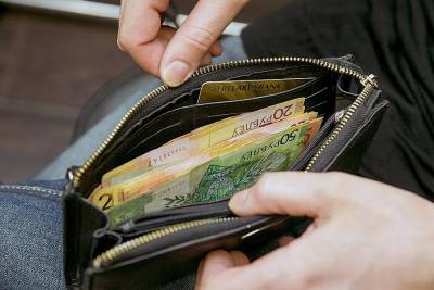 В Березовке в «Евроопте» пенсионерка опустошила кошелек, который забыл покупатель