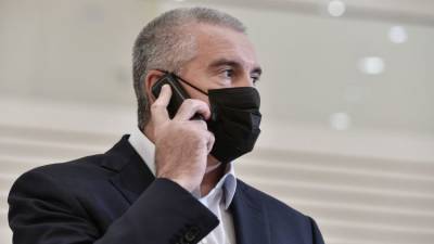 Это не стройка: Аксенов ответил на вопрос об увольнении Новосельской