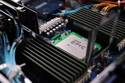 AMD выпустила «самые производительные в мире» серверные процессоры дешевле Intel