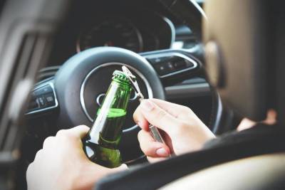 Пушкиногорца лишили водительских прав на 1 год за пьяное вождение