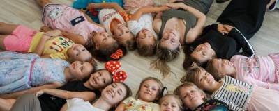 В детских лагерях Санкт-Петербурга организуют весенние и летние смены