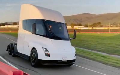 Tesla начала испытания грузовика — видео