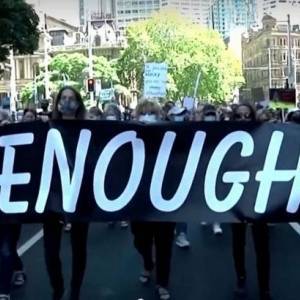 Тысячи австралийцев вышли на митинг против сексуального насилия. Видео