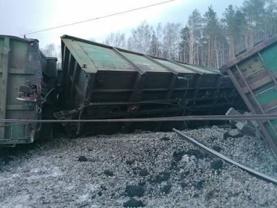 РЖД после схода вагонов в Челябинской области пустила поезда в обход аварийного участка