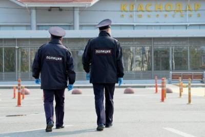 Сотрудниц кафе в аэропорту Краснодара подозревают в использовании поддельных медкнижек